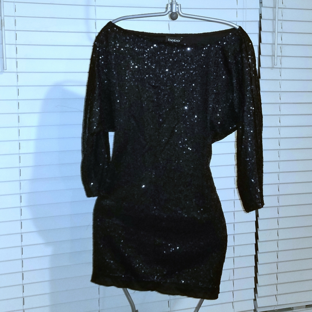 NEW YEAR EVE!! A Bebe Sequin Blk Mini Dress